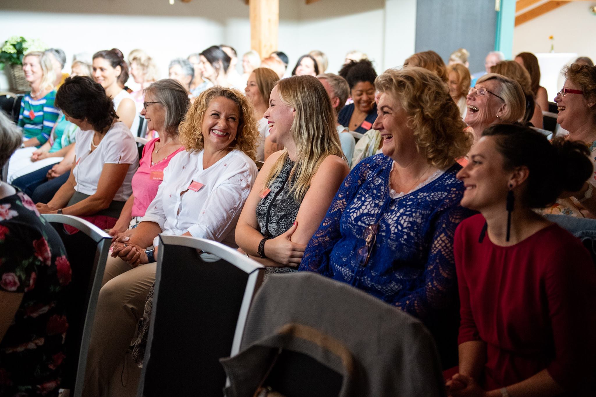 Zuhörer:innen bei einem Kennenlernen-Workshop
